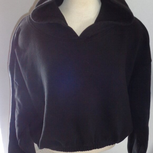 Cropped Hoodie / Pullover Sweatshirt (O) - Picture 2 of 8
